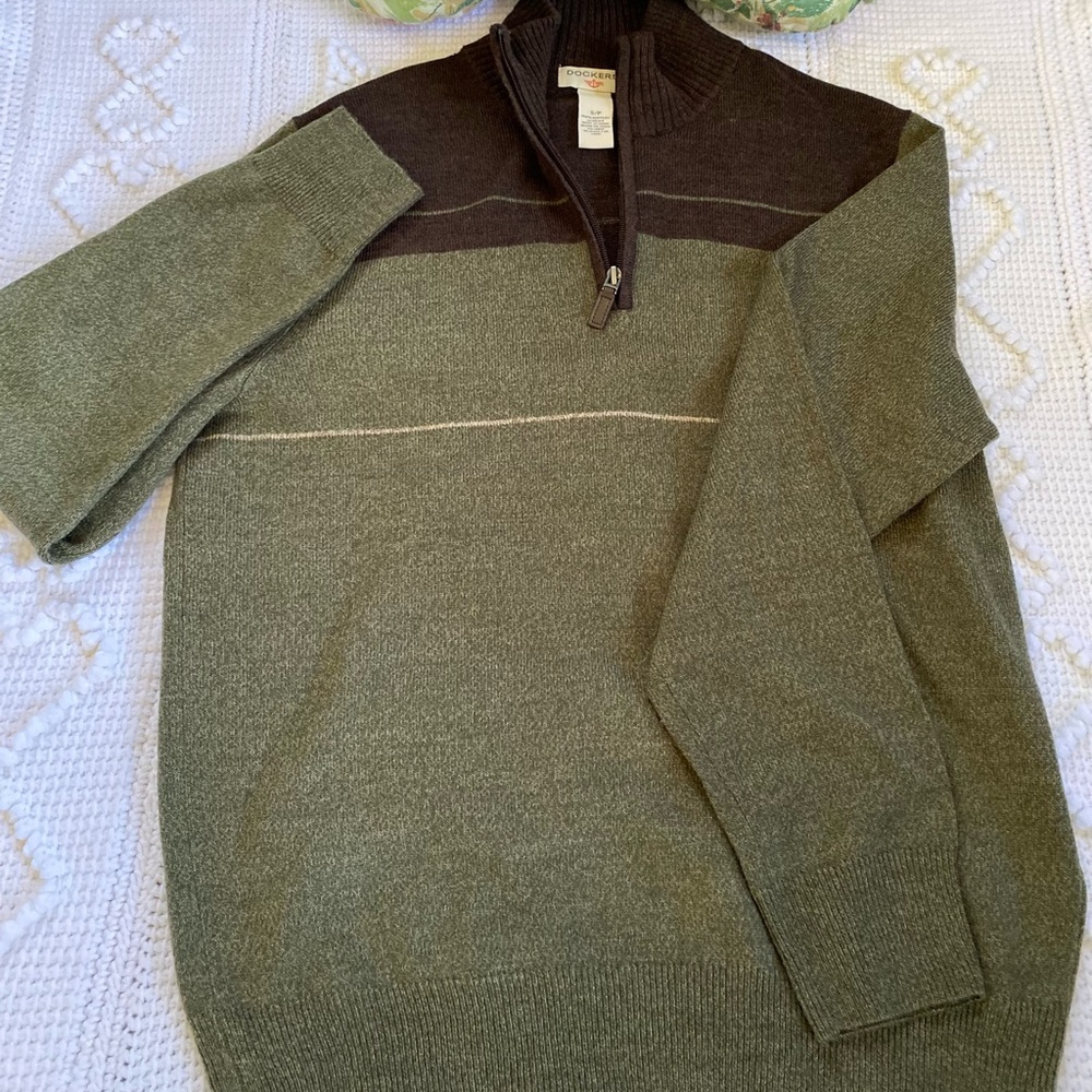 Dockers sweater size: Small color: brown/Green v neck zipper.